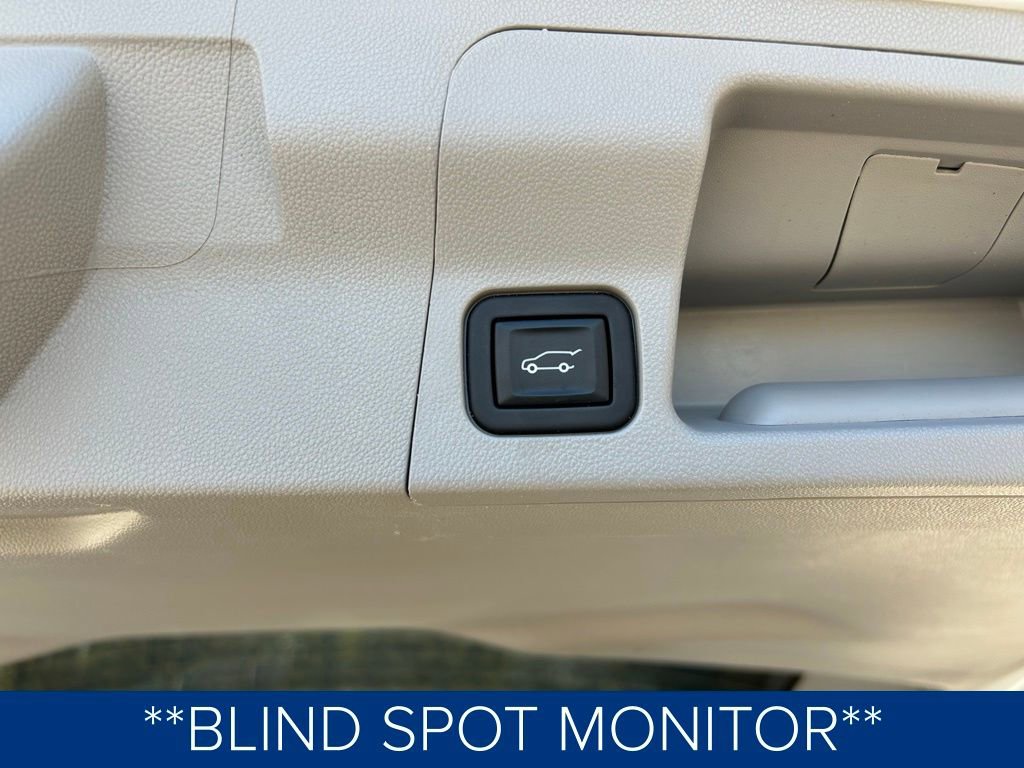 Used 2023 GMC Acadia SLT image 9