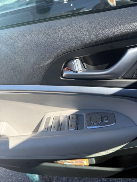 Used 2024 Genesis G70 2.5T image 19