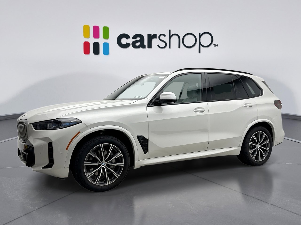 Used 2025 BMW X5 xDrive40i w/ M Sport Package AWD/4WD image 1