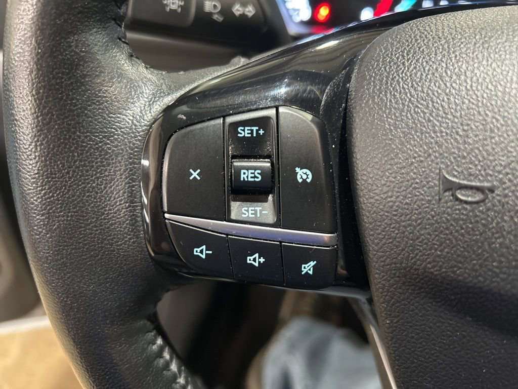 Used 2021 Ford Escape SE w/ Cold Weather Package image 19