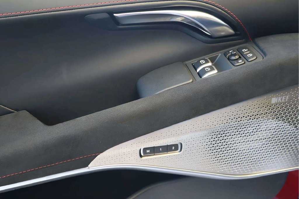 Used 2025 Lotus Emira RWD image 9
