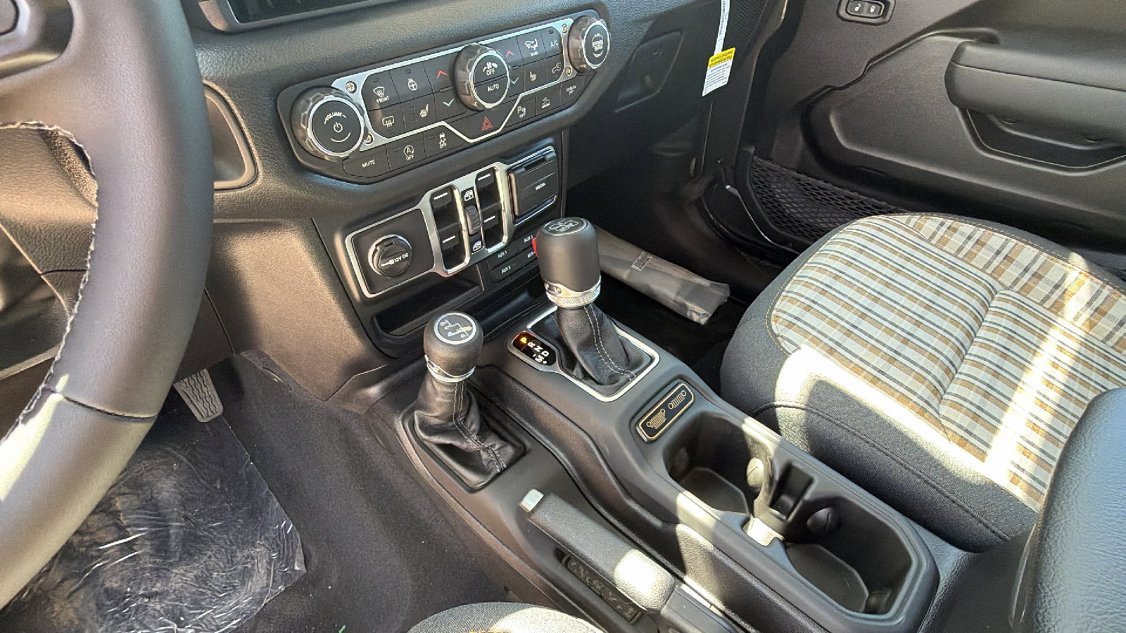 New 2026 Jeep Gladiator Overland AWD/4WD image 26