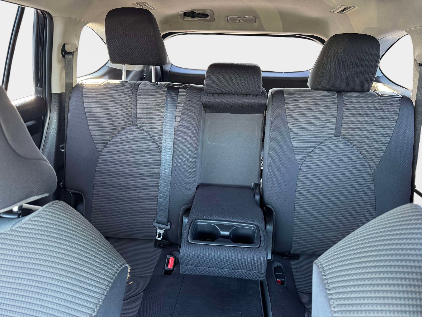 Used 2022 Toyota Highlander LE image 40