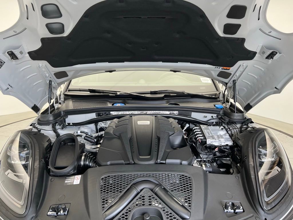 New 2025 Porsche Macan S image 26