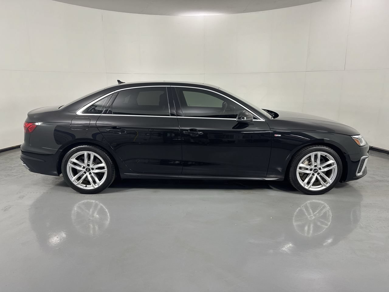 Used 2023 Audi A4 2.0T Premium Plus w/ Premium Plus Package AWD/4WD image 38