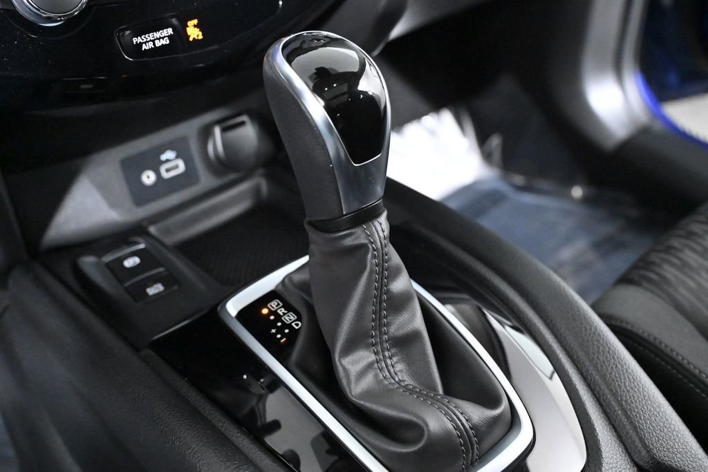 Used 2019 Nissan Rogue SV w/ Sun & Sound Touring Package image 21