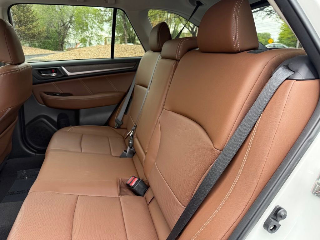 Used 2018 Subaru Outback 3.6R Touring AWD/4WD image 17