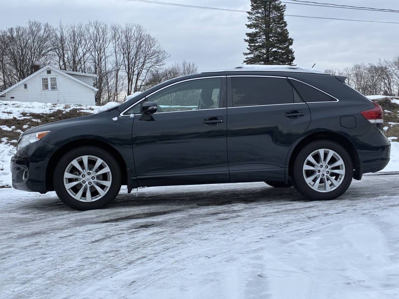 Used 2013 Toyota Venza LE image 4