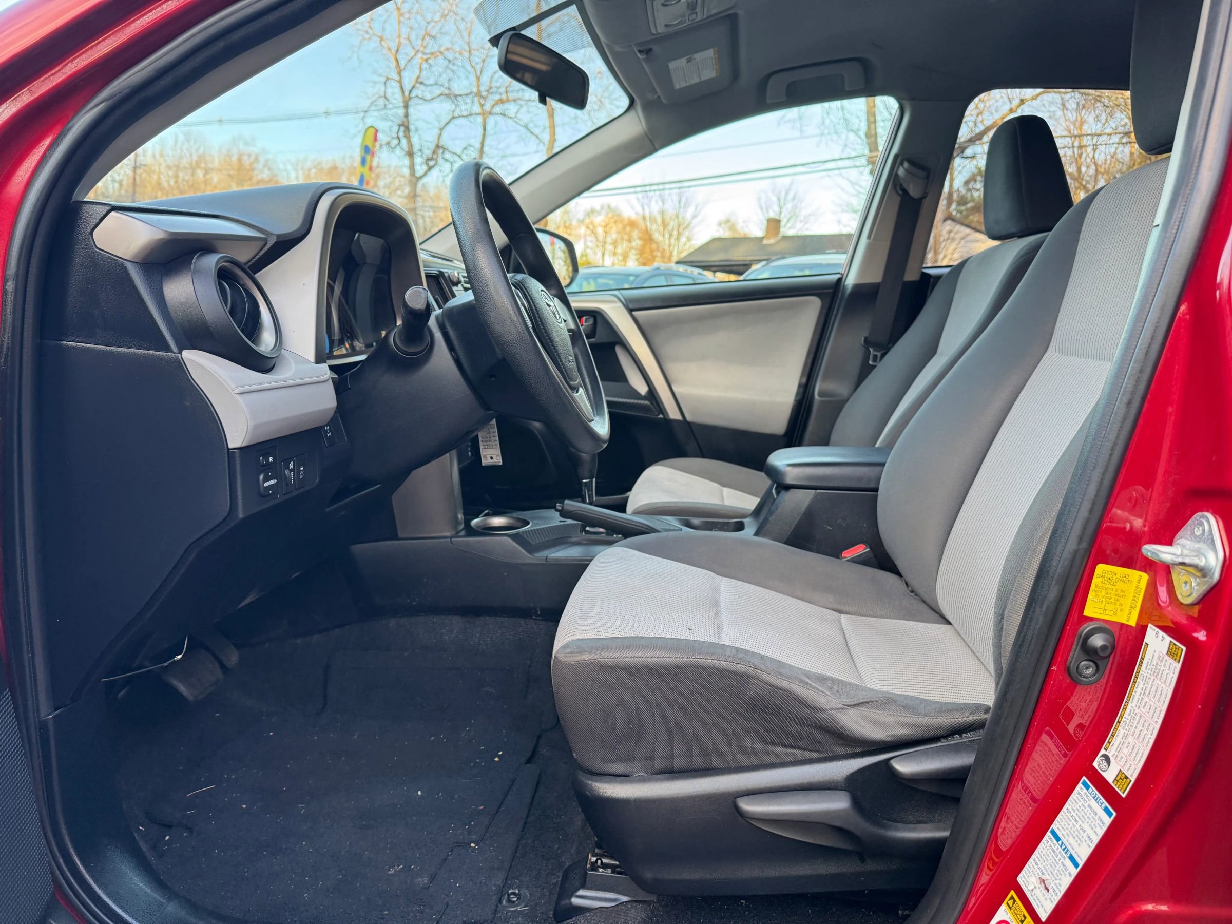 Used 2015 Toyota RAV4 LE image 12