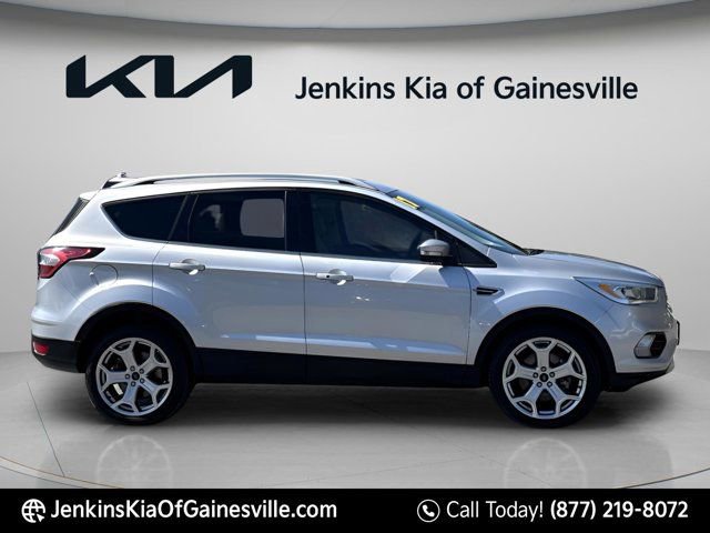 Used 2017 Ford Escape Titanium image 2