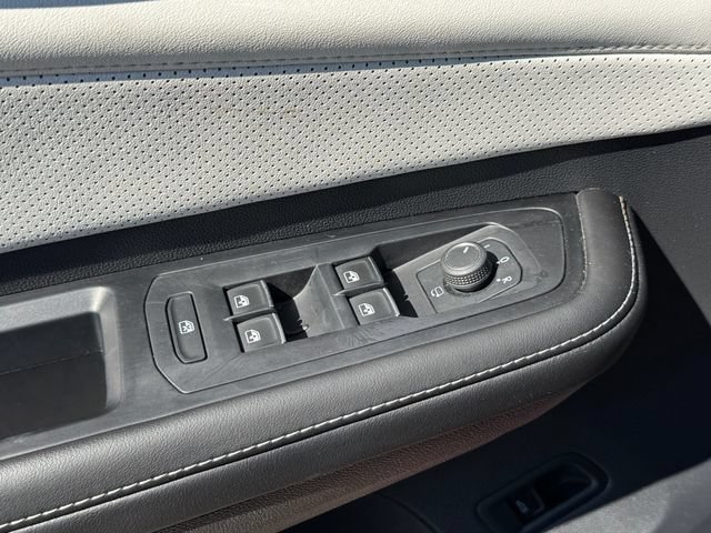 Used 2024 Volkswagen Atlas Cross Sport SEL Premium R-Line AWD/4WD image 31