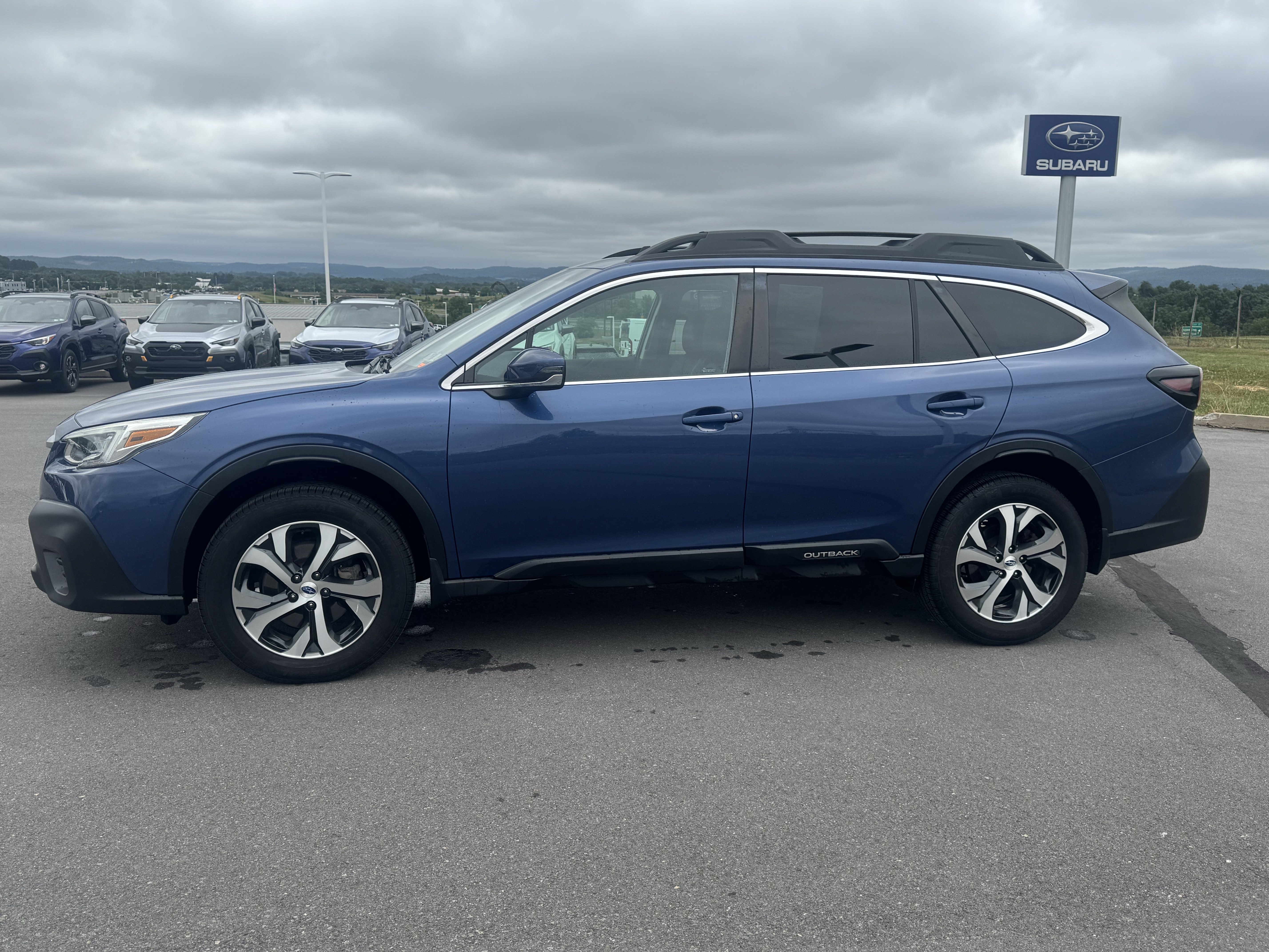Used 2021 Subaru Outback Limited w/ Popular Package #2 AWD/4WD image 8