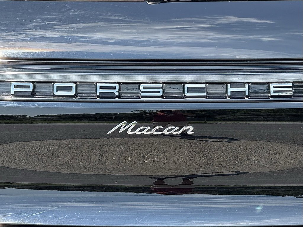 Certified 2024 Porsche Macan image 28