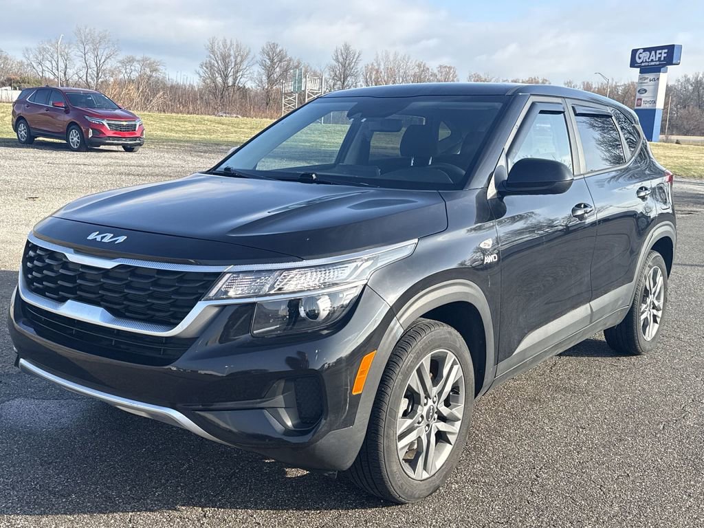 Used 2023 Kia Seltos LX image 4