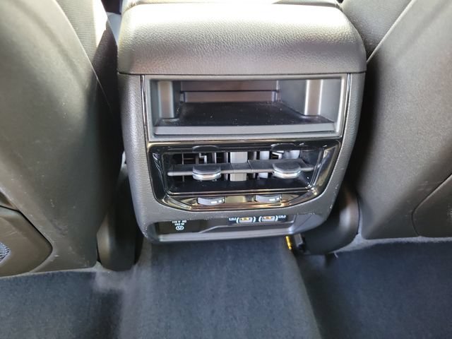 Used 2023 Jeep Grand Cherokee Altitude AWD/4WD image 22