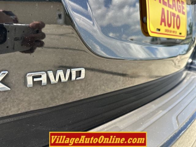 Used 2017 Chevrolet Equinox LT w/ Convenience Package AWD/4WD image 8
