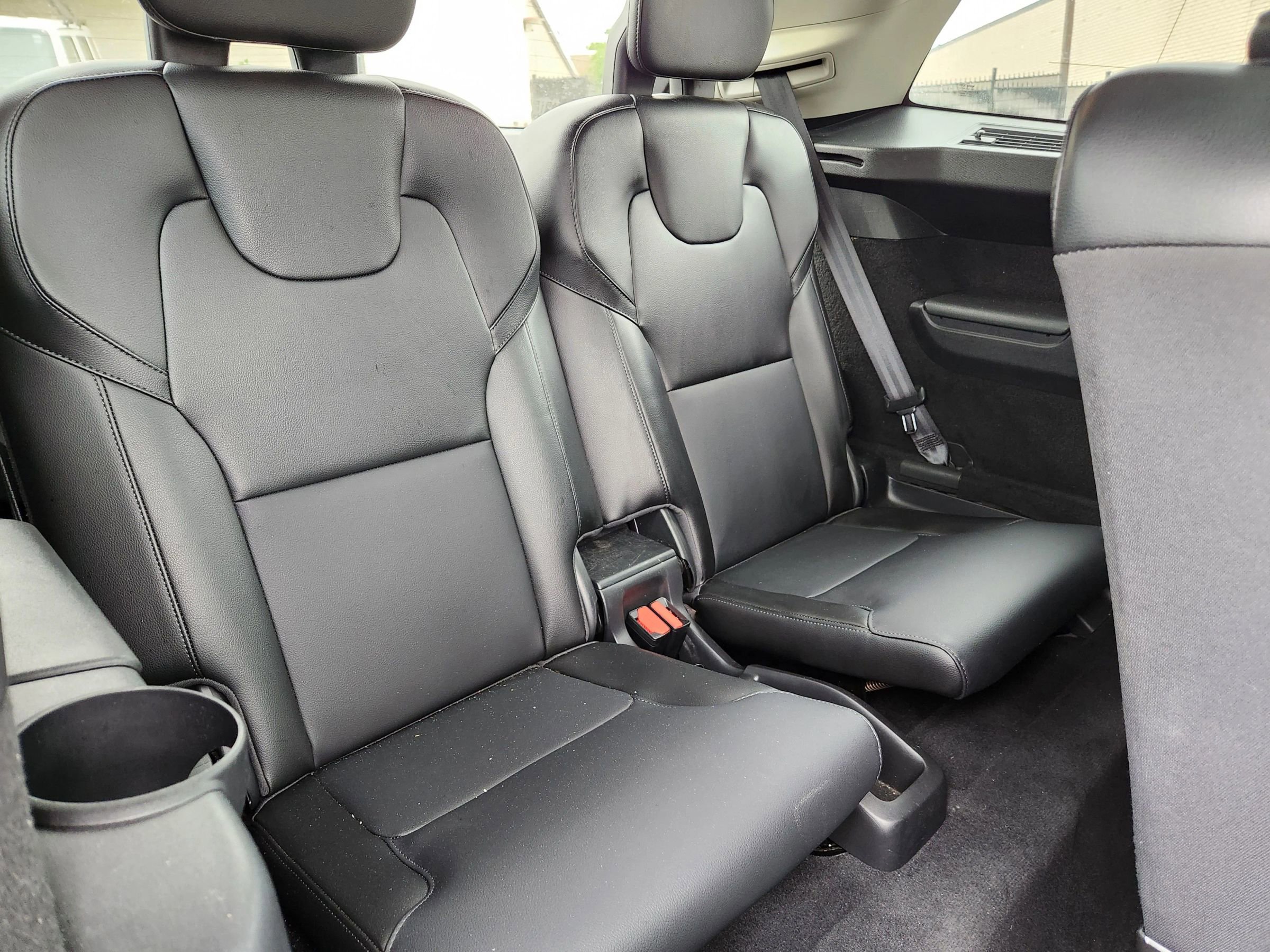 Used 2020 Volvo XC90 T5 Momentum w/ Protection Package Premier image 16