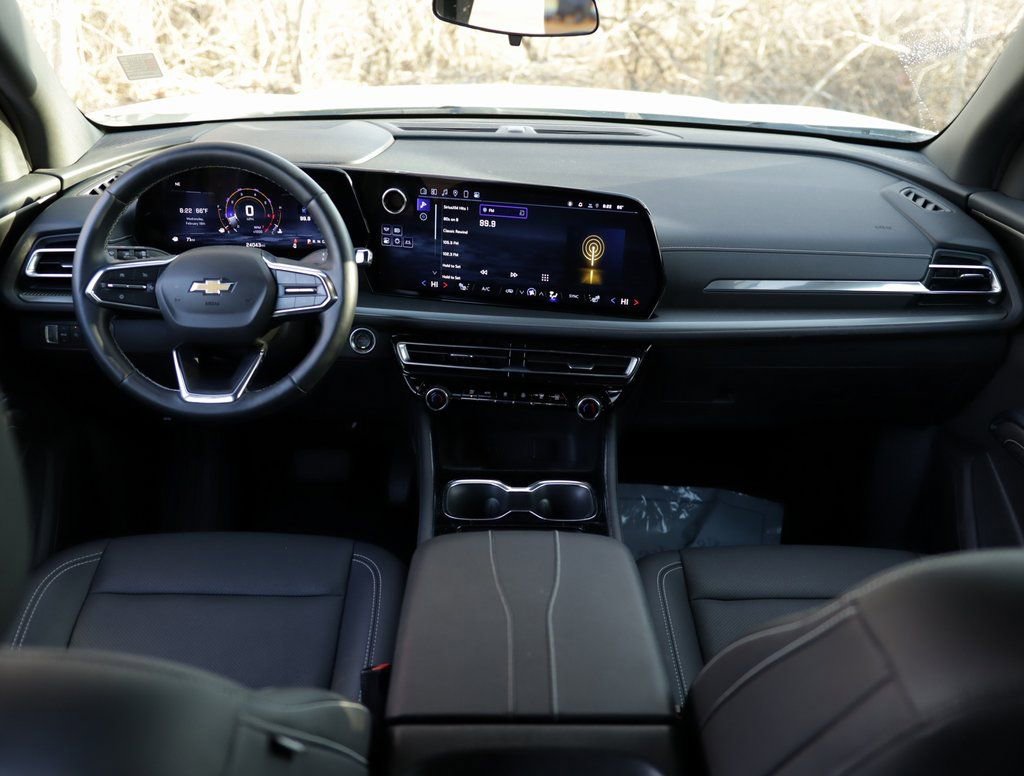 Used 2025 Chevrolet Traverse LT image 22