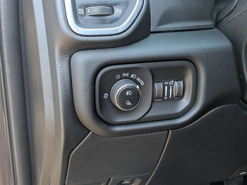New 2026 RAM 2500 Laramie w/ Sport Appearance Package AWD/4WD image 14