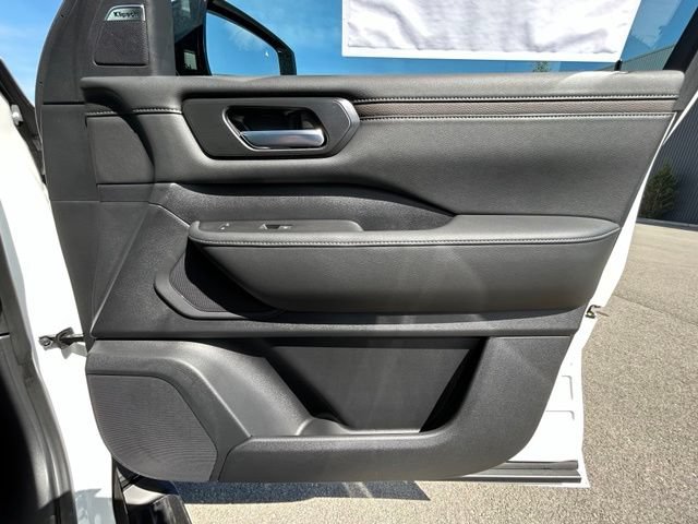 New 2026 Nissan Armada SL w/ Captain's Chari Seat Package AWD/4WD image 41