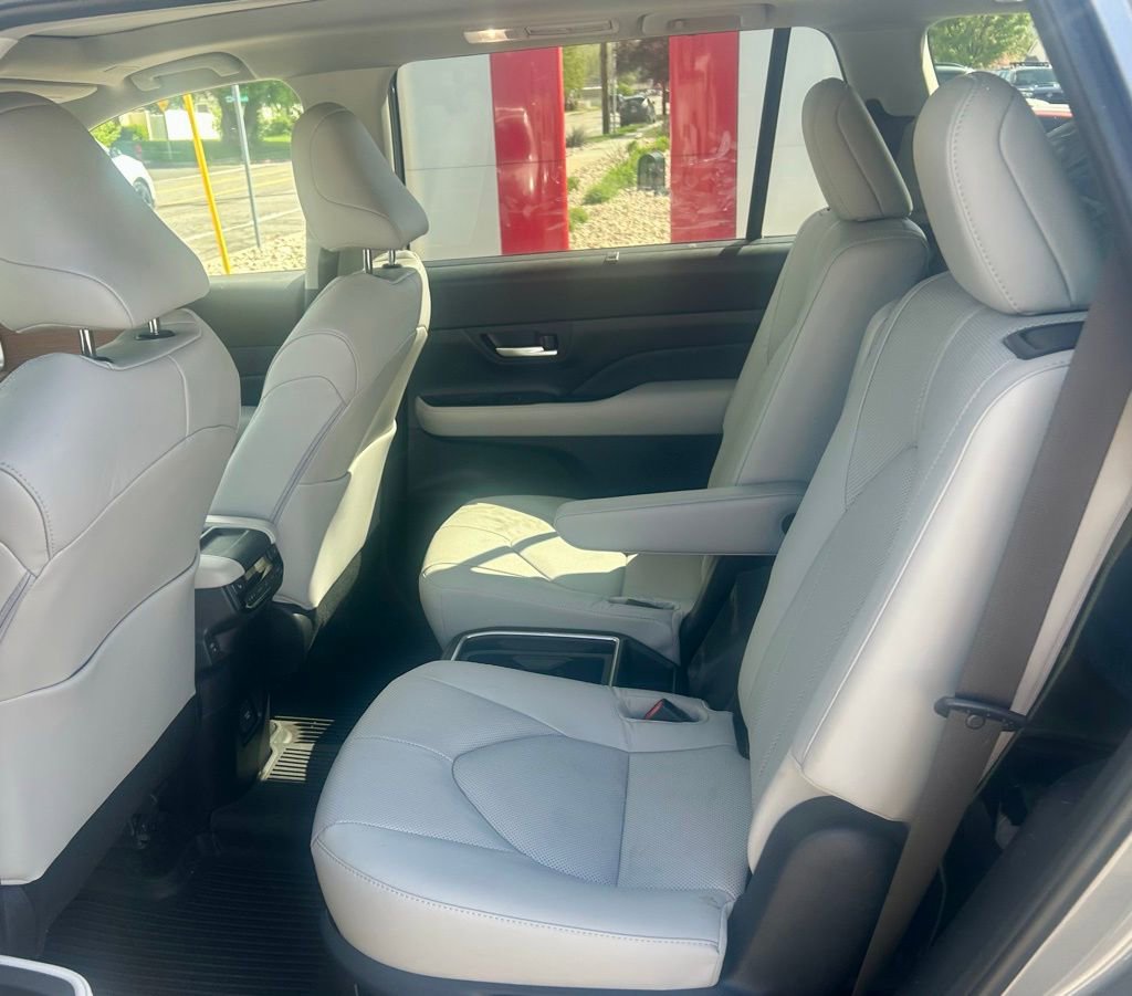 Used 2026 Toyota Grand Highlander Limited image 8