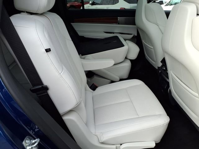 New 2026 Cadillac Vistiq Sport image 22