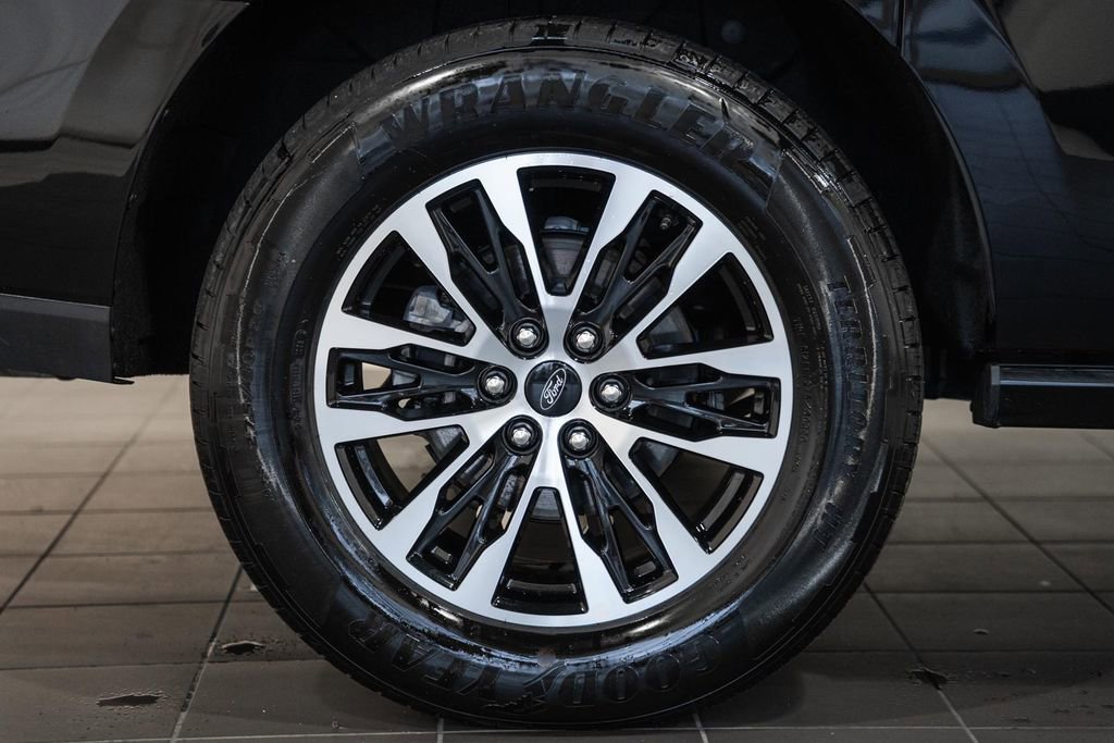 Used 2025 Ford Expedition Max Platinum image 29