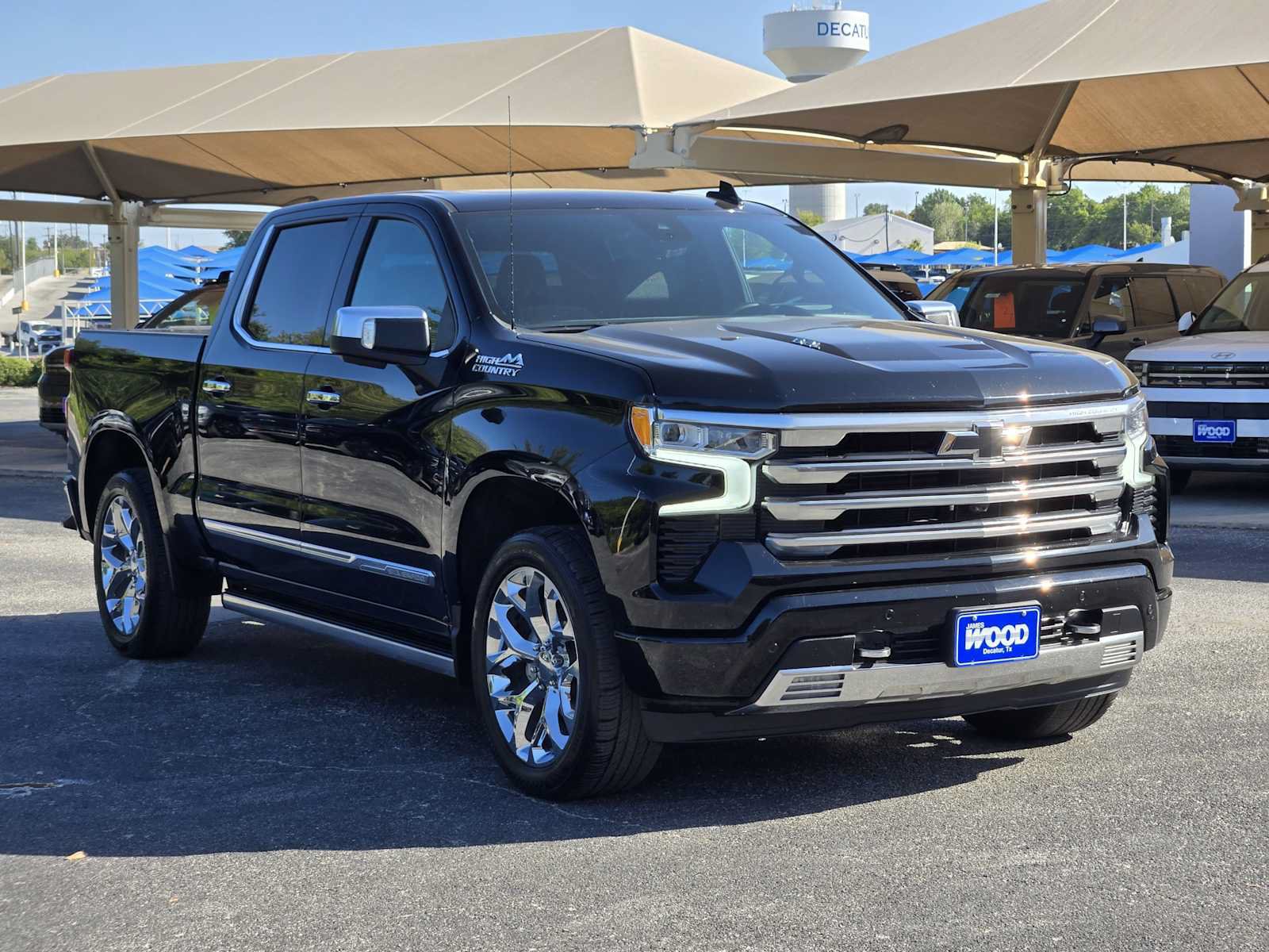 Used 2024 Chevrolet Silverado 1500 High Country w/ High Country Premium Package AWD/4WD image 2
