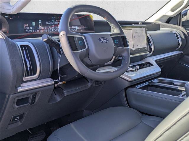 New 2026 Ford Expedition Active image 3