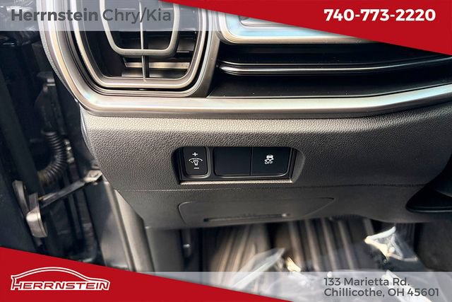 Used 2025 Kia Sorento S AWD/4WD image 17