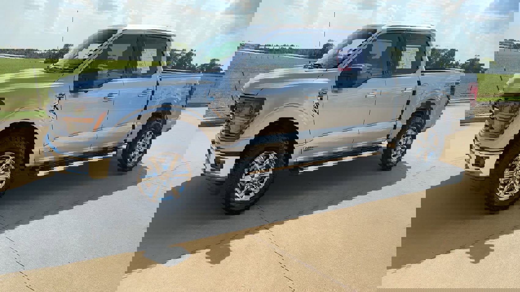 Used 2024 Ford F150 XLT w/ Mobile Office Package image 5