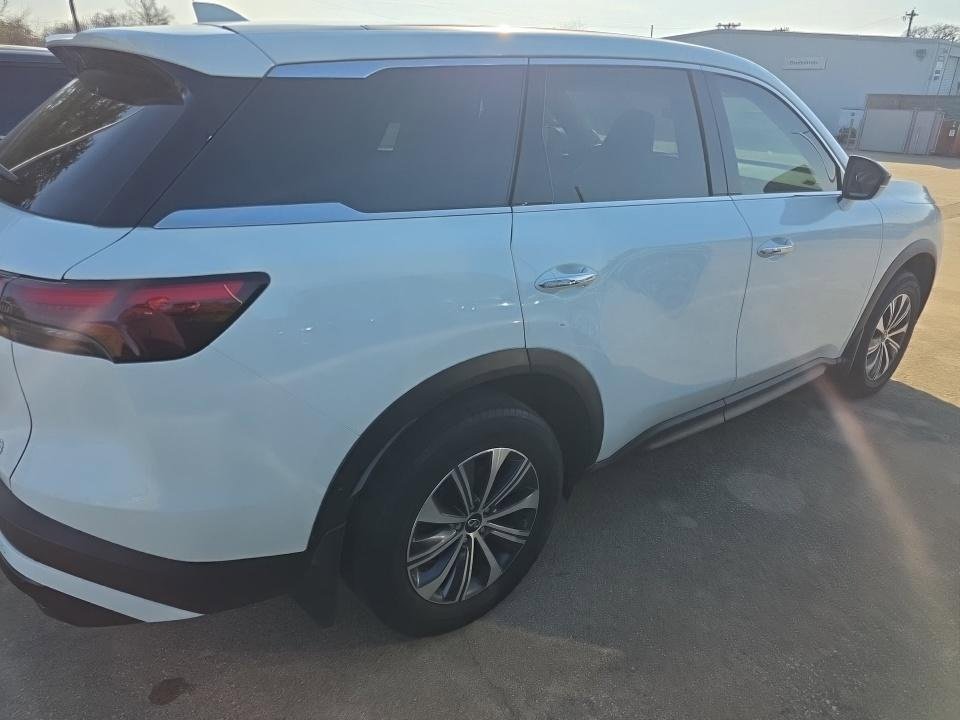 Certified 2023 INFINITI QX60 Pure image 13