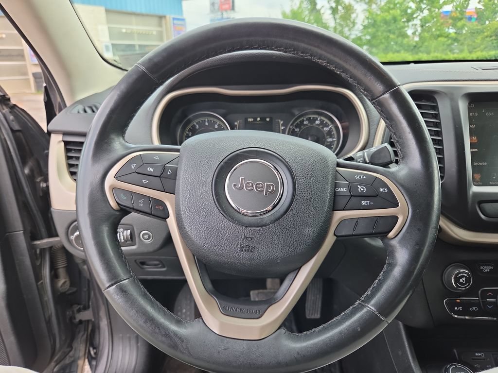 Used 2014 Jeep Cherokee Latitude w/ Comfort/Convenience Group AWD/4WD image 27