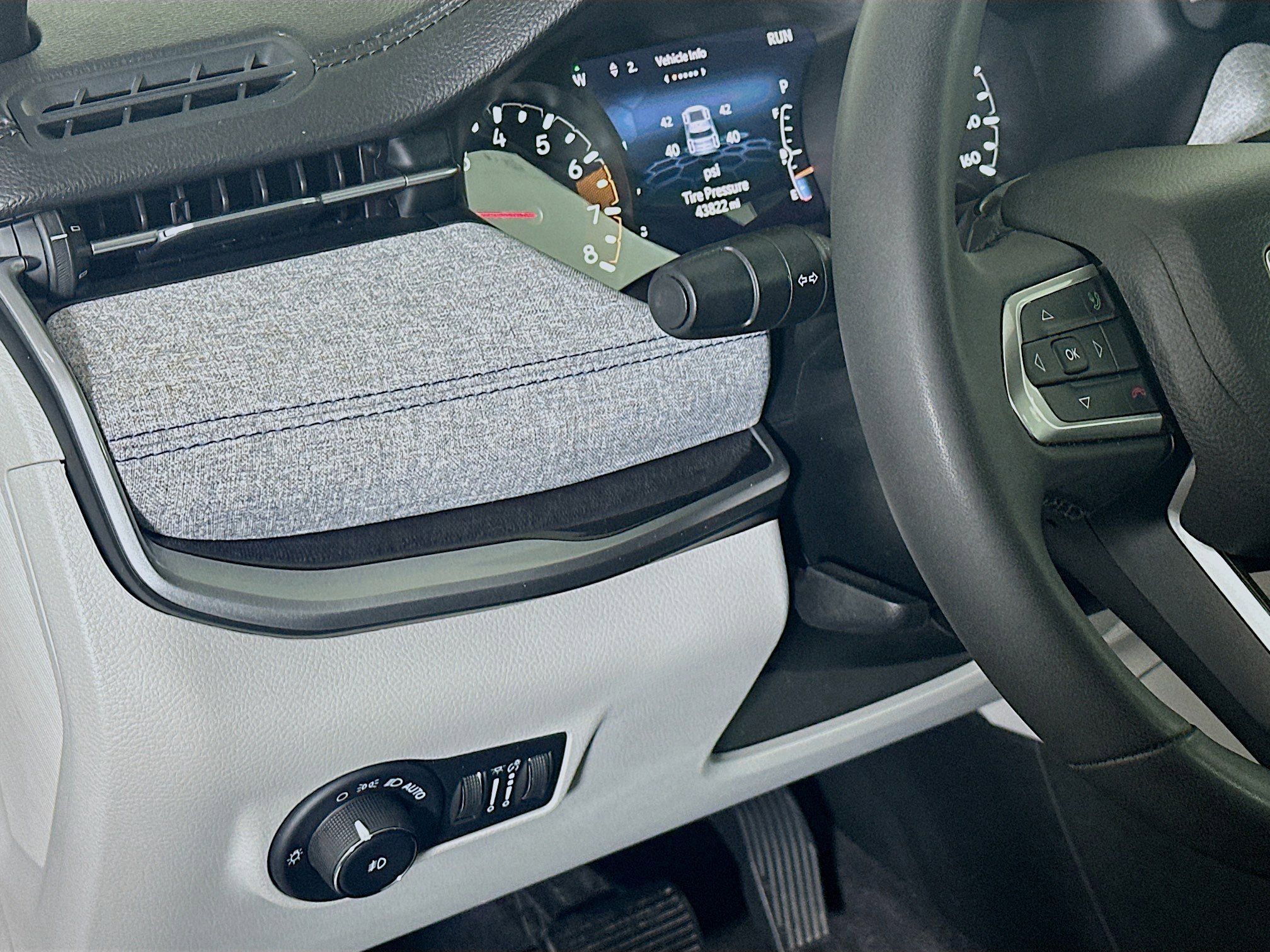 Used 2023 Jeep Compass Latitude w/ Convenience Group AWD/4WD image 17