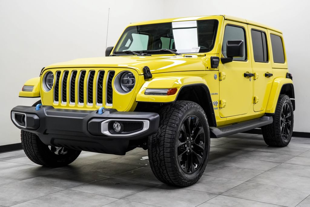 Used 2022 Jeep Wrangler Unlimited Sahara w/ Cold Weather Group AWD/4WD image 7