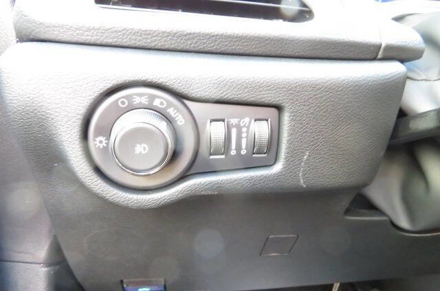 New 2026 Chrysler Pacifica Select image 21