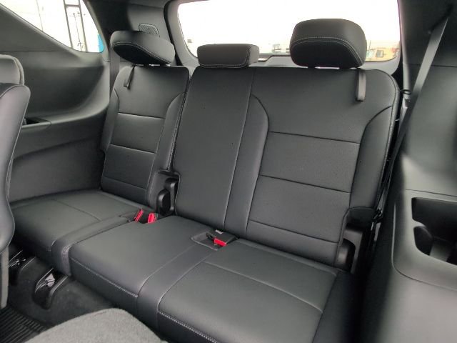 New 2026 Chevrolet Traverse LT w/ Driver Confidence Package image 9
