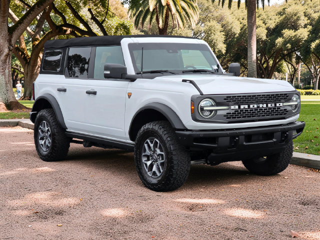 Used 2023 Ford Bronco Badlands AWD/4WD image 4