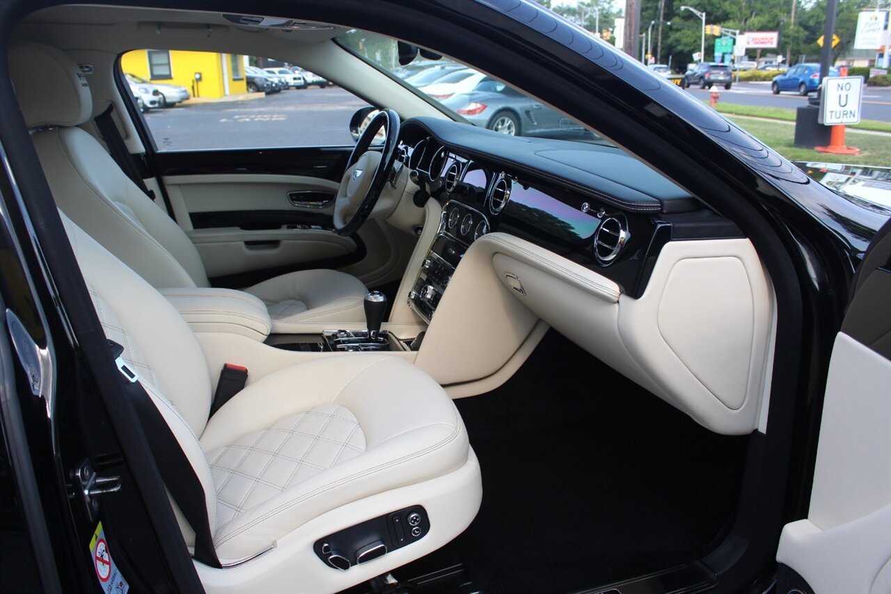 Used 2013 Bentley Mulsanne RWD image 22
