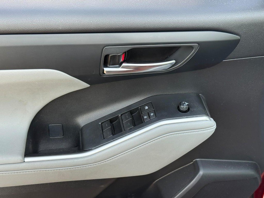 Certified 2024 Toyota Highlander XLE AWD/4WD image 19