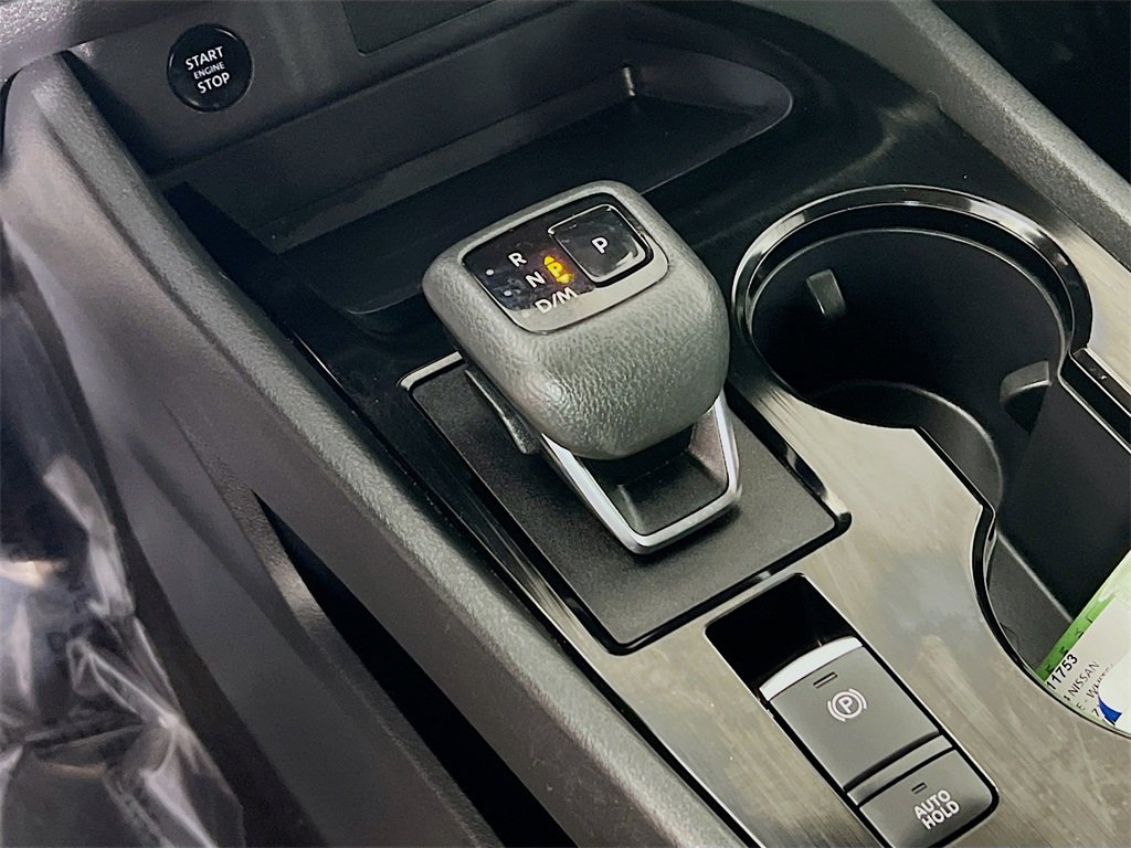 Used 2024 Nissan Rogue S image 16