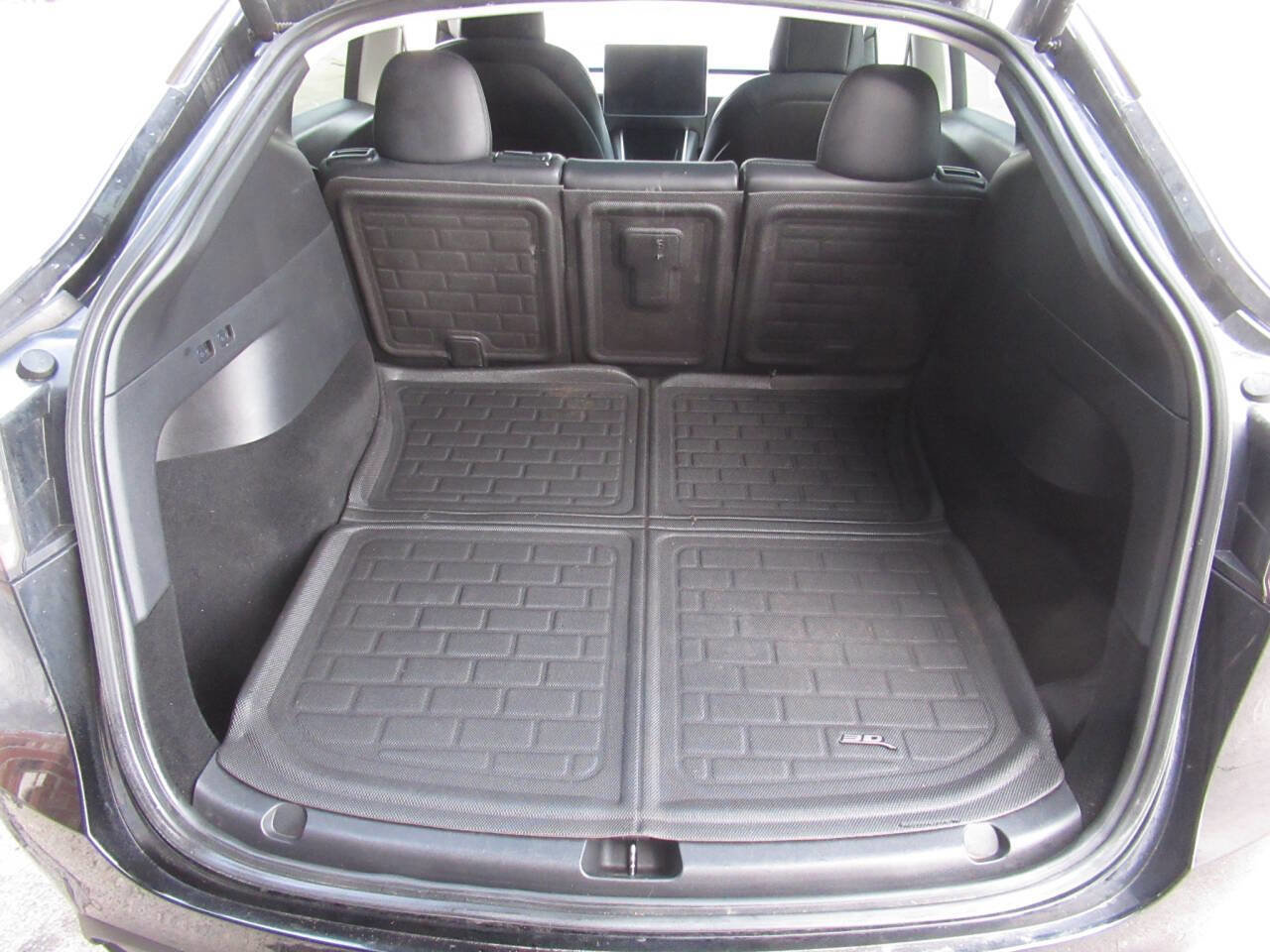 Used 2020 Tesla Model Y Long Range image 13