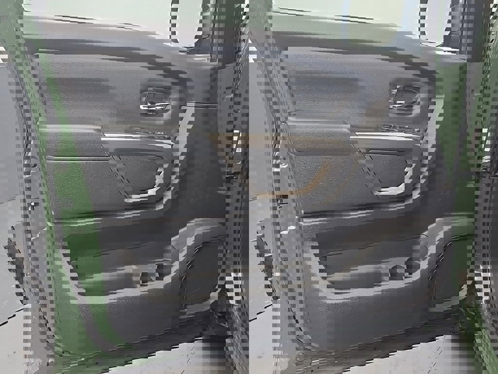 Used 2024 Nissan Titan SV w/ SV Bronze Edition Package image 13