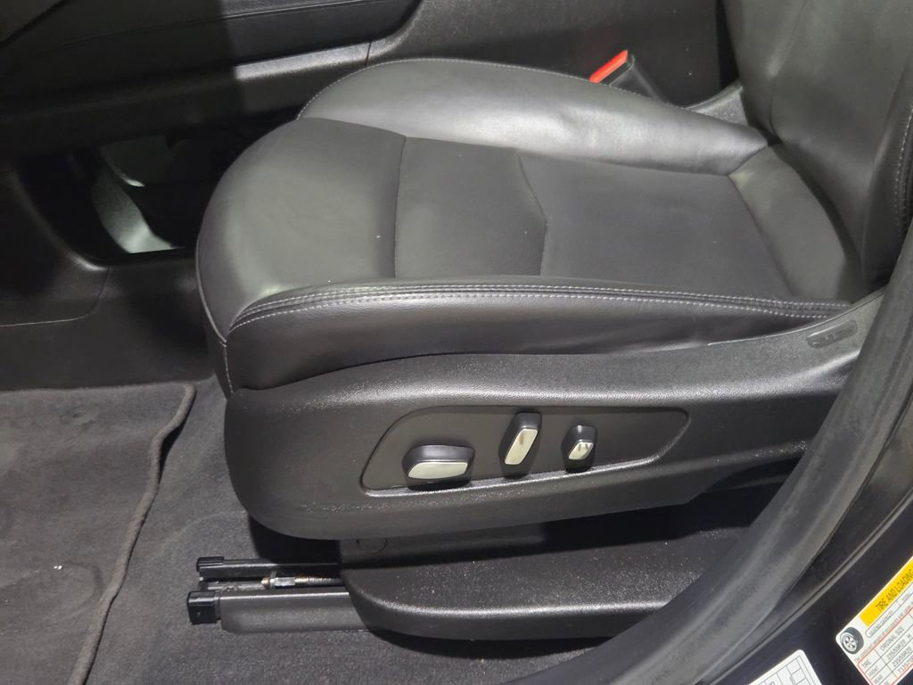 Used 2024 Cadillac XT5 Premium Luxury image 13