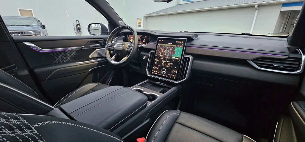 Used 2024 GMC Acadia Denali w/ Super Cruise Package image 14