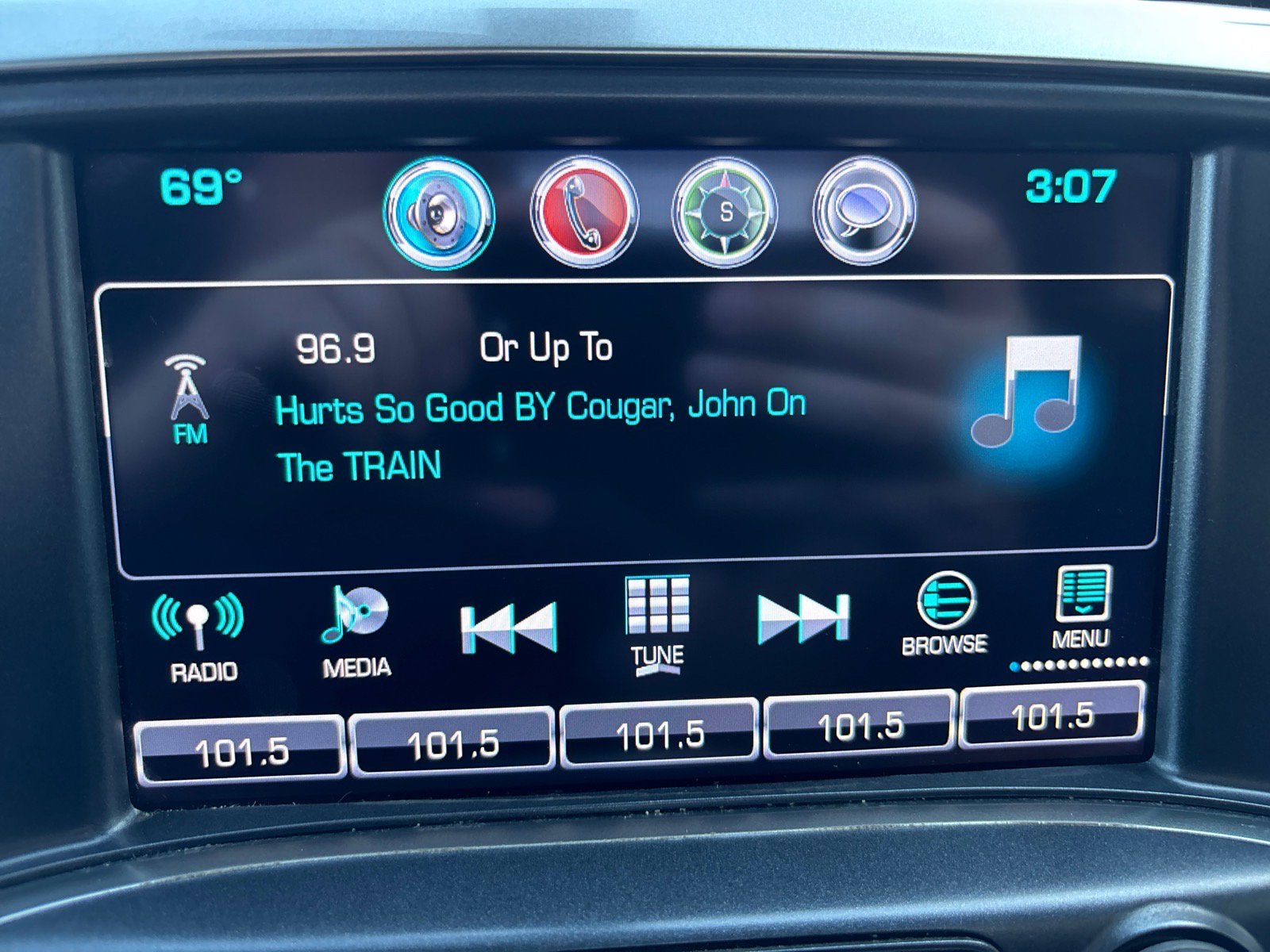 Used 2017 Chevrolet Silverado 1500 LT w/ Midnight Edition image 32