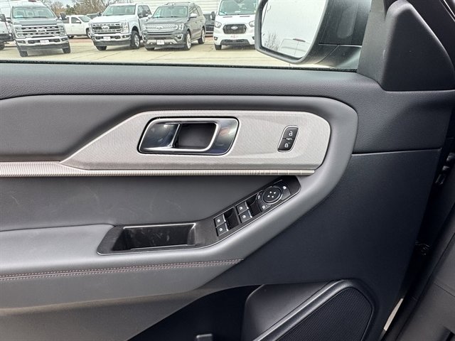 New 2026 Ford Explorer Active image 8