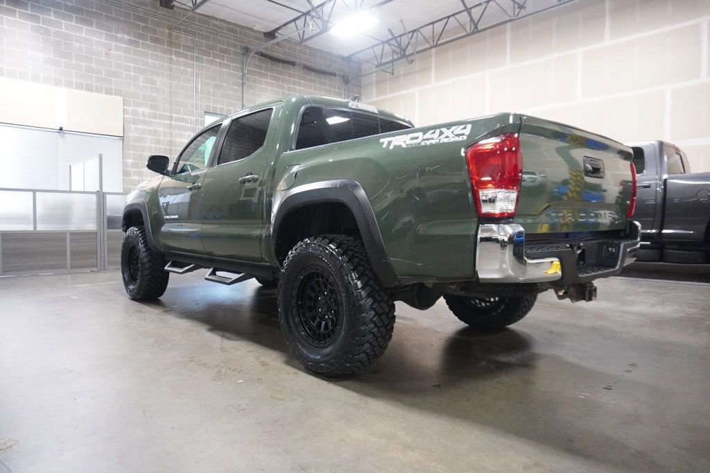 Used 2021 Toyota Tacoma TRD Off-Road image 3