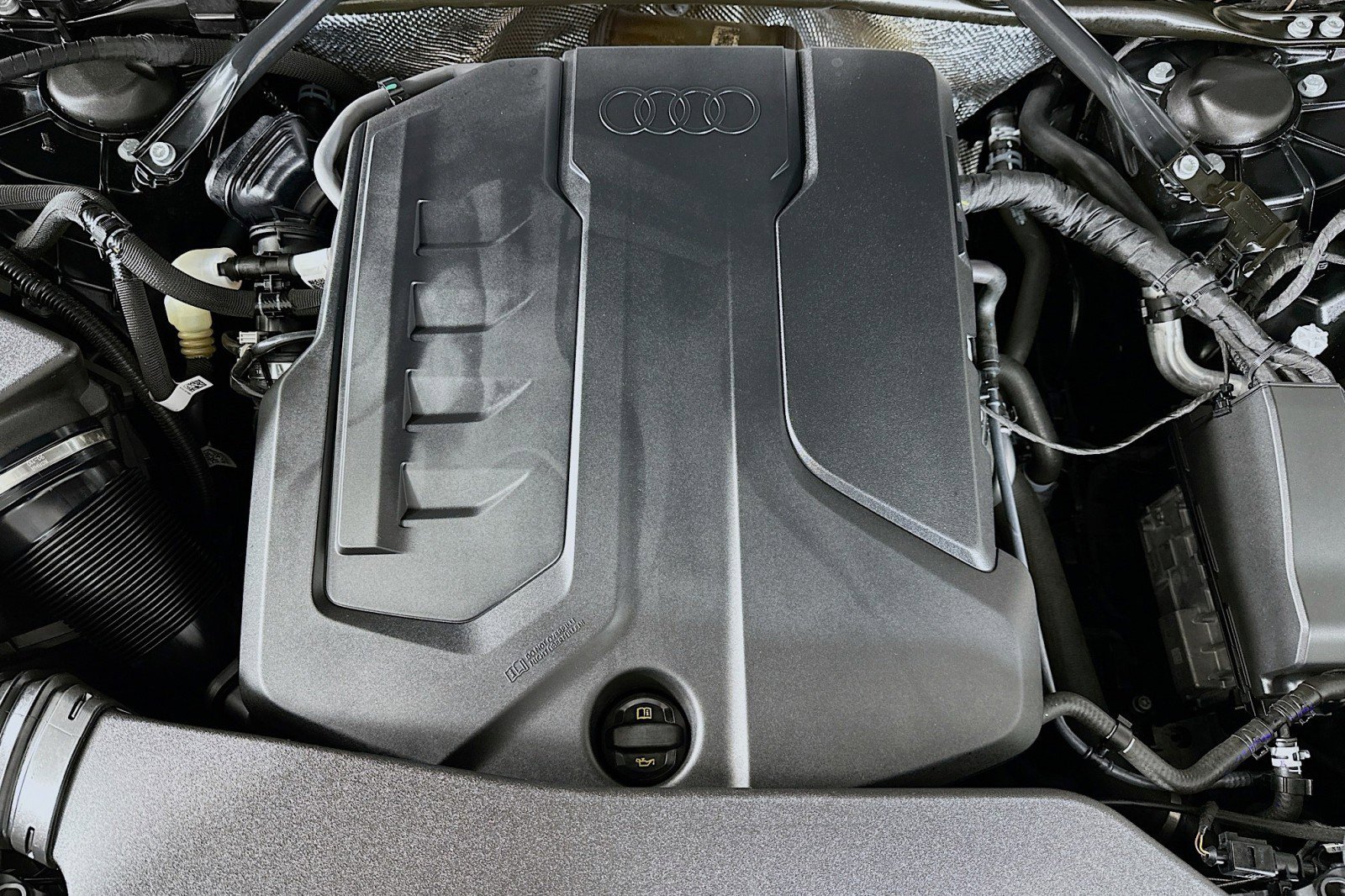 Used 2025 Audi Q5 Premium w/ Convenience Package image 13