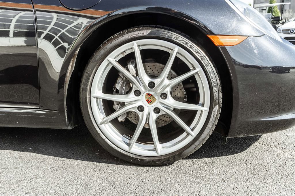 Used 2018 Porsche 911 Carrera image 4